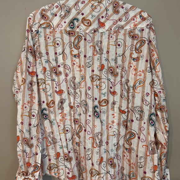 Women's Wrangler Button Up - Picture 2 of 3